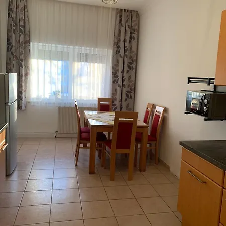 Cozy House With Garden And Bbq Near Vienna Apartamento *